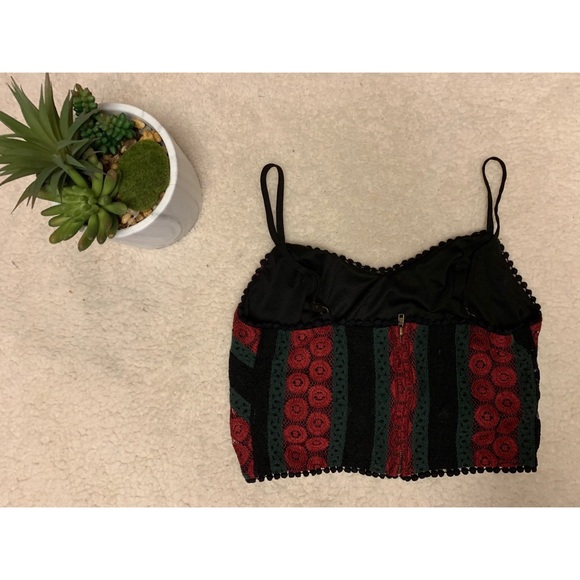 ⚜️PRICE DROP⚜️ Crop Top - Picture 2 of 3